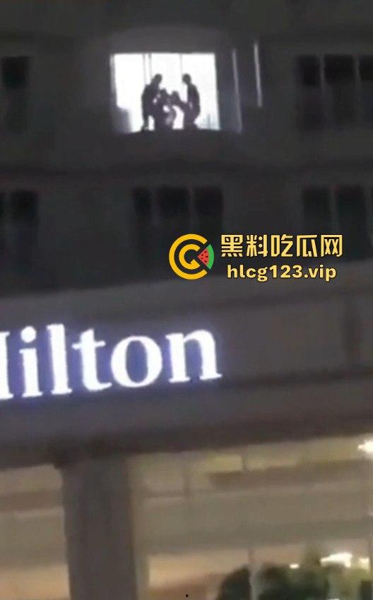 兄弟双飞皮影戏?希尔顿VIP才能看到的画面,有钱人果然懂得玩花样!-1