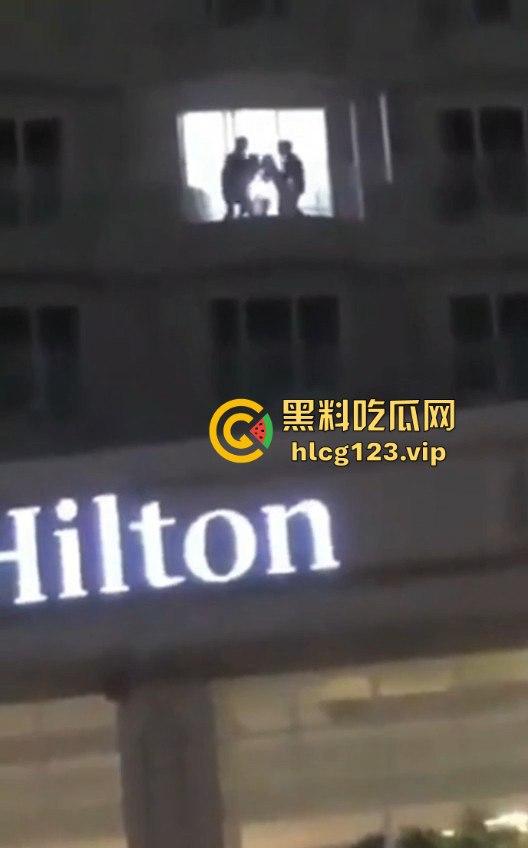兄弟双飞皮影戏?希尔顿VIP才能看到的画面,有钱人果然懂得玩花样!-6