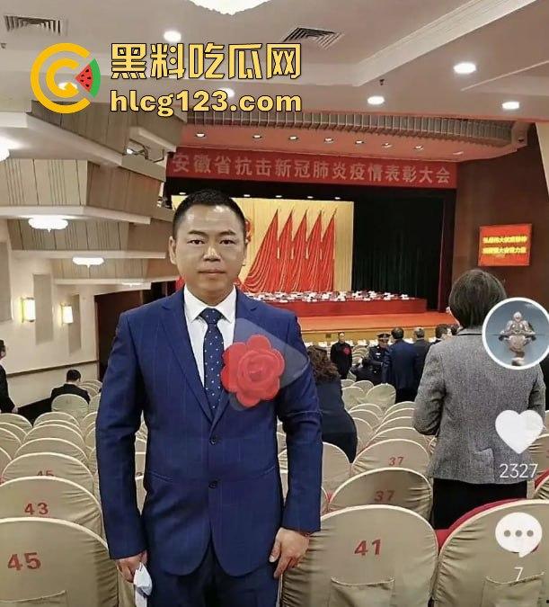 合肥亮证姐亮2万包耍官威，想白坐车反遭司机怼！违规执法结局大快人心！-11