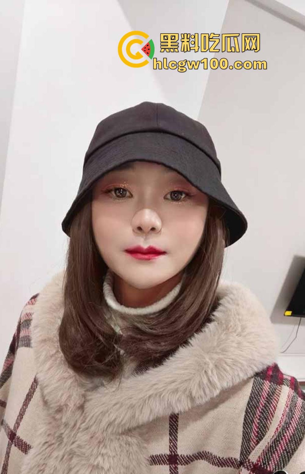 快手潍坊骚少妇『郑丹丹的丹』主动勾引体育生，骑乘位奶子乱晃，射脸吃精直接上瘾，男人看了不想射都难！-8