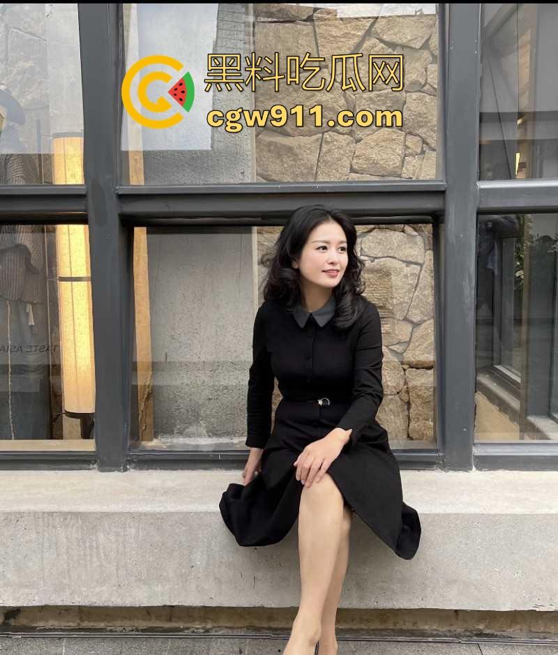 海角乱伦！哄骗发情嫂子说表姐睡觉，故意接近脱衣，大力打桩让其浪叫给表姐听，骚的一批！-2