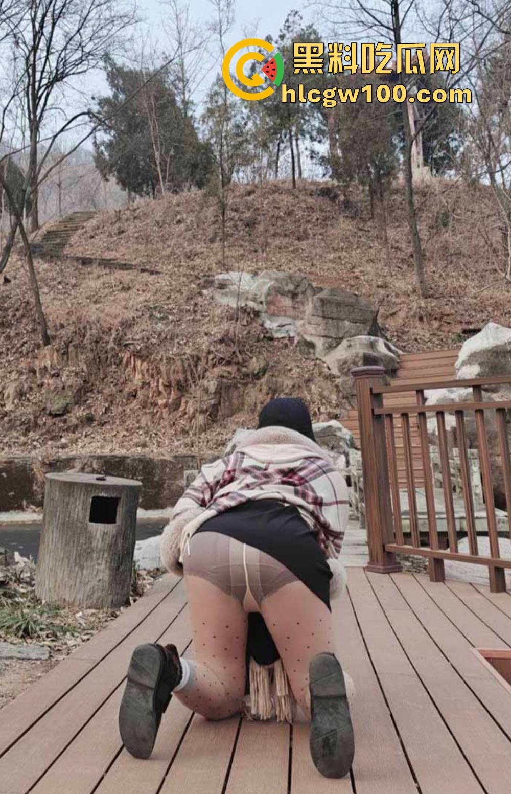 快手潍坊骚少妇『郑丹丹的丹』主动勾引体育生，骑乘位奶子乱晃，射脸吃精直接上瘾，男人看了不想射都难！-19