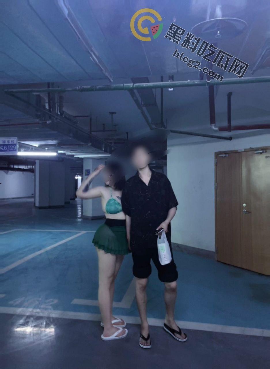 新西兰巨乳妹子（WUYIJINGJING）Ins大尺度照片引发轰动：极品巨乳与气质反差】-1