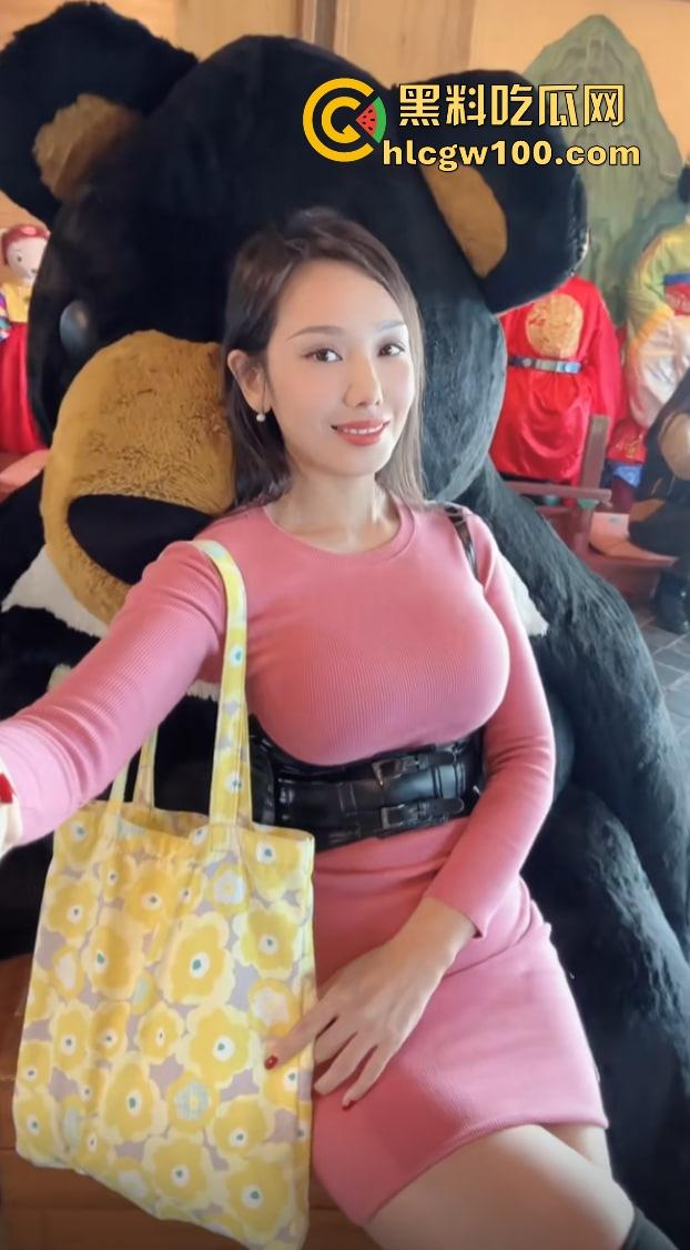 抖音巨乳网红【小厨娘美食记】惊悚回归，越南地下室视频曝光，军火库细节疑似绑架性奴案！-8