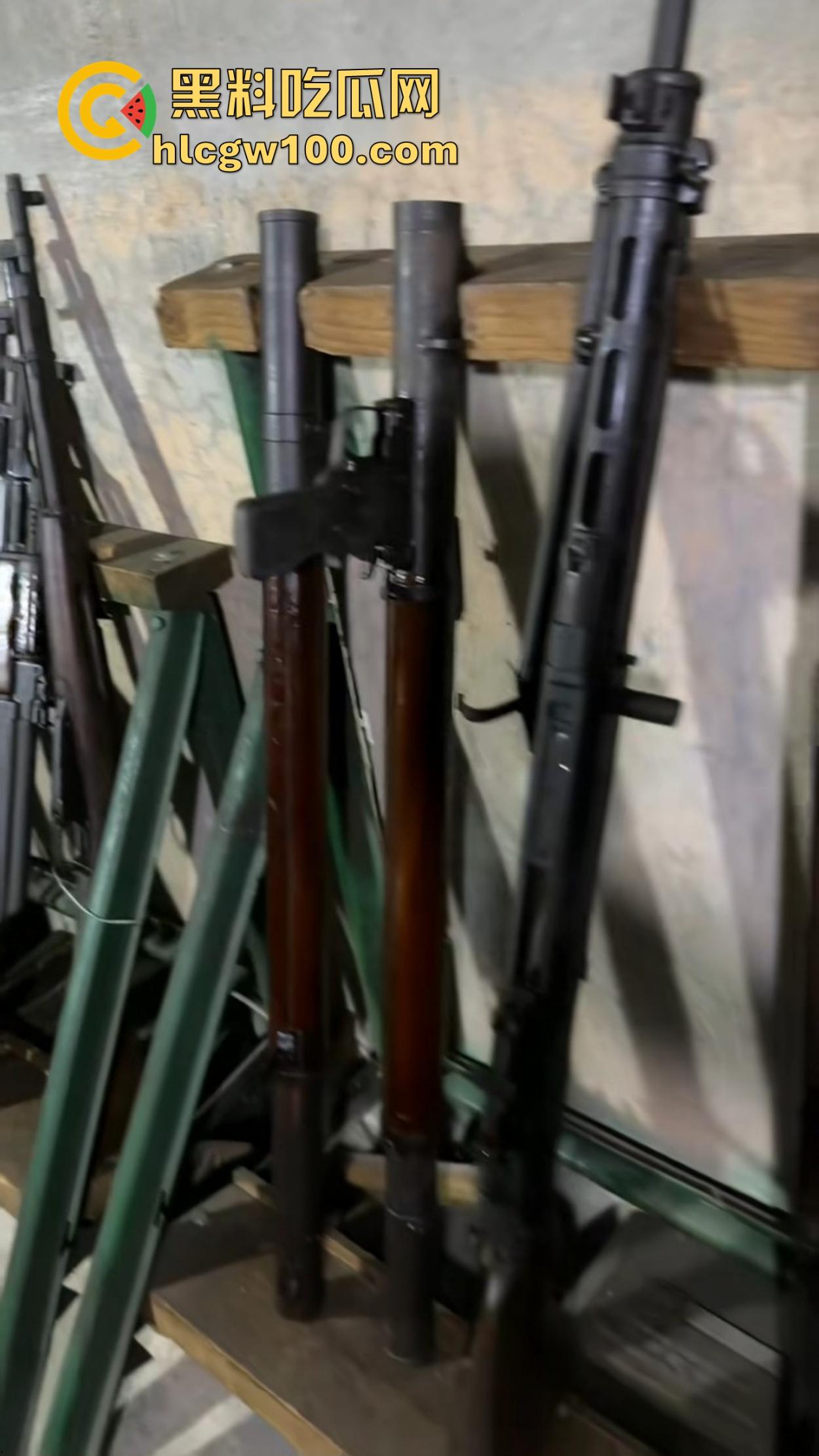 抖音巨乳网红【小厨娘美食记】惊悚回归，越南地下室视频曝光，军火库细节疑似绑架性奴案！-16