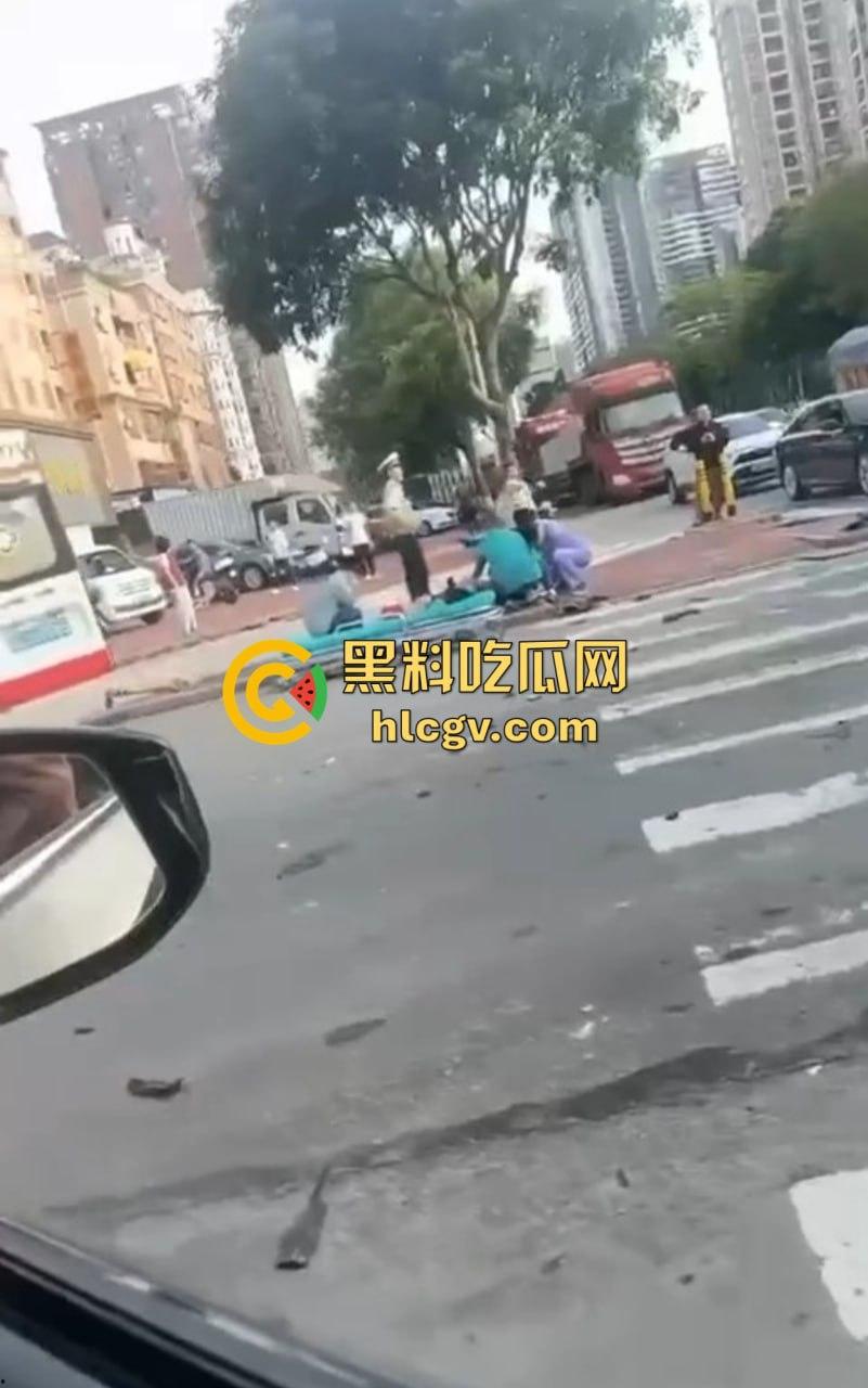 带妹飙到212码,大众车毁人亡!精神小伙翻车直播秒变吃席现场,欢迎瓜友围观!-6