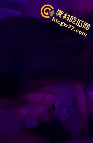 学弟碰不到的女神竟是金主的胯下囚，爆操敏感嫩穴，被内射后女神发信息安慰学弟！-7