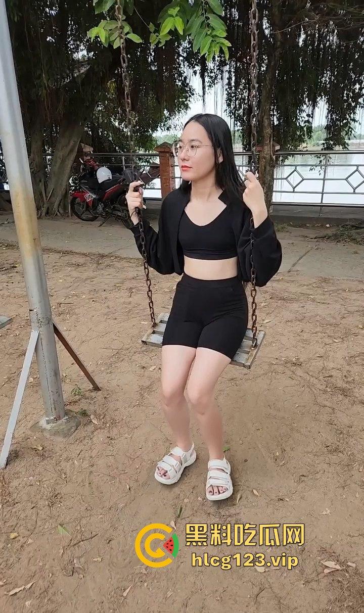 香港网红【Mely】小黑屋系列爆火!街头露出加无套内射,口交后入、滴蜡调教玩出新高度!-2