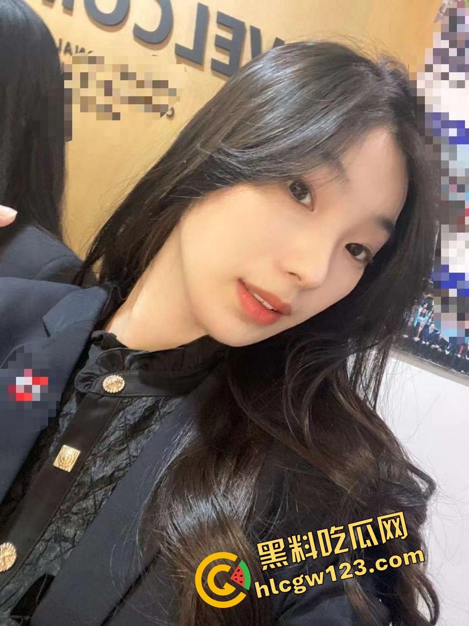 海角乱伦大神狂操干妈,口爆樱桃小嘴灌满浓精吞下,甜品蛋糕引诱后嫩逼猛抽,母子情深爽得狠!-6