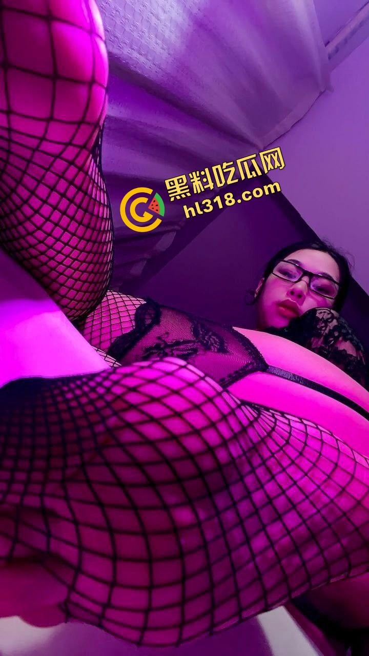 抖音『ooo2』上线,骚到能拧出汁的豹纹女妖,舔鸡巴舔出恋爱感,肛门塞球后入迎着猛干!-6