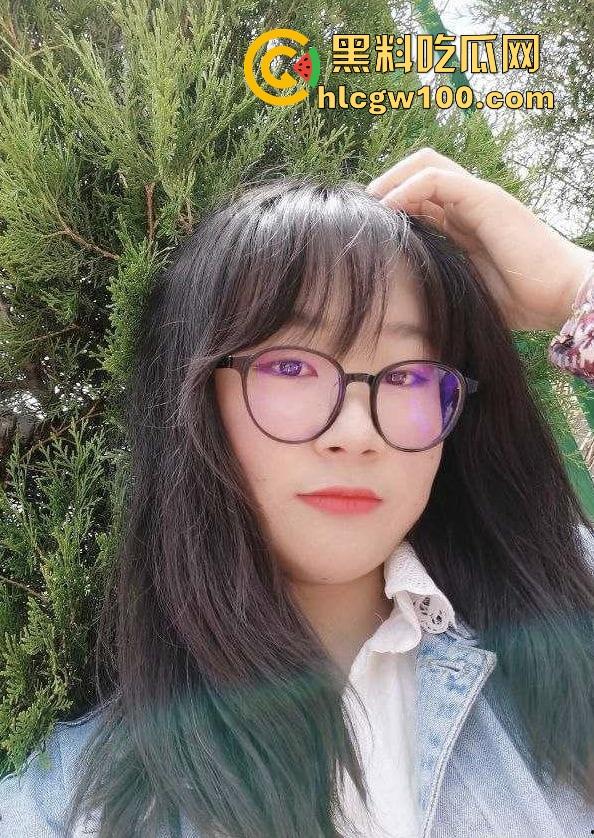 青海师大欲女骚货『李娇娇』 异地男友不管用拦不住她的约炮自由  背地里疯狂约炮满足口交瘾！-3