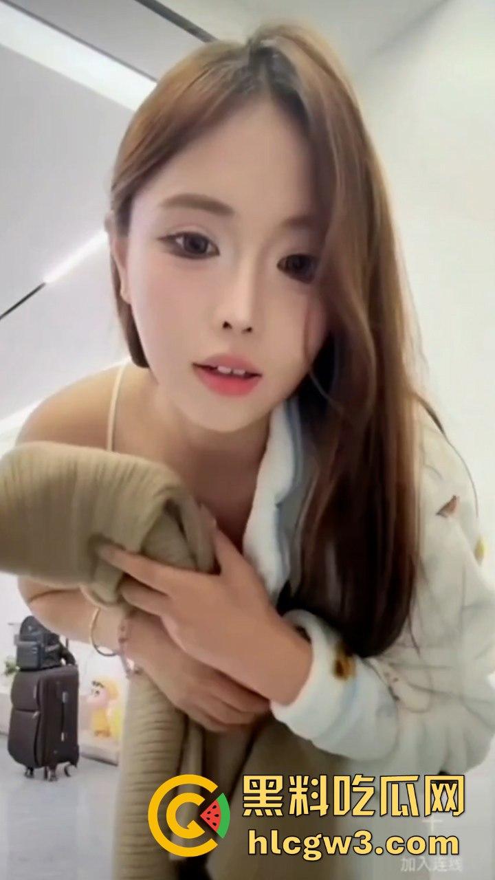 最新精选流量密码抖音骚鸡走光合集 擦边直播春光乍现 记录这一瞬间的美丽~-3