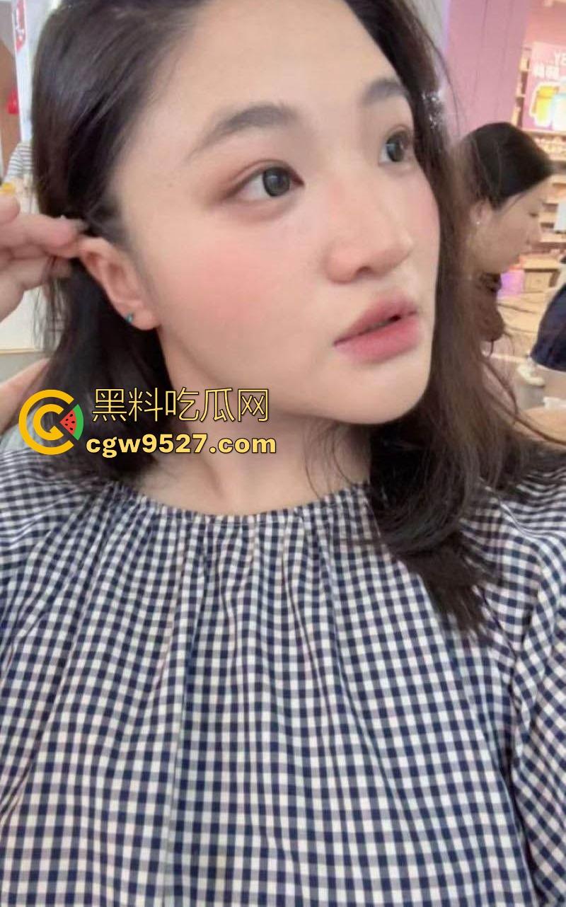 河北石家庄幼师【江彤彤】高冷外表藏骚心，夜晚化身撩人精骚话连篇，手指揉搓骚穴，勾引炮友来操！-6