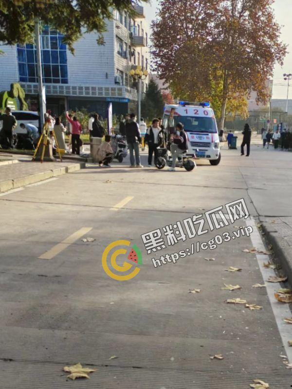 最全！陕西咸阳杨凌职业技术学院北校区 女海王的鱼塘里鱼情杀别的鱼事件 最终海王也被刀 现场画面-2