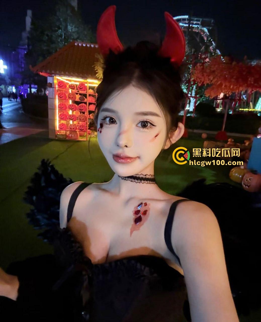 宁波03小骚妹『乔茜』猫居然舔她奶子舔到红 醒了还继续舔逼 这是人不如畜 真是骚货连猫都不放过!-5