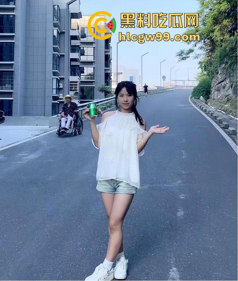 江西职业技术学院清纯学妹【秦倩倩】卫生间掰穴勾引炮友，全裸展示性感娇躯，不良视频曝光泄露，极致反差！-8