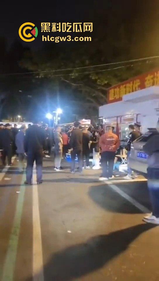 广州市海中村城管狗打商贩!冲突激烈街头变战场!真该用坦克300来对付这些城管畜生!-2