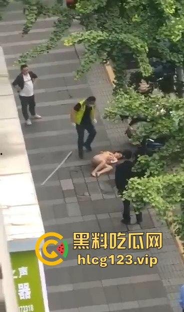 眉山光身跳楼事件!妹子从五楼光溜溜跳下,阿姨们吓得直喊,背后真相到底是什么?-4