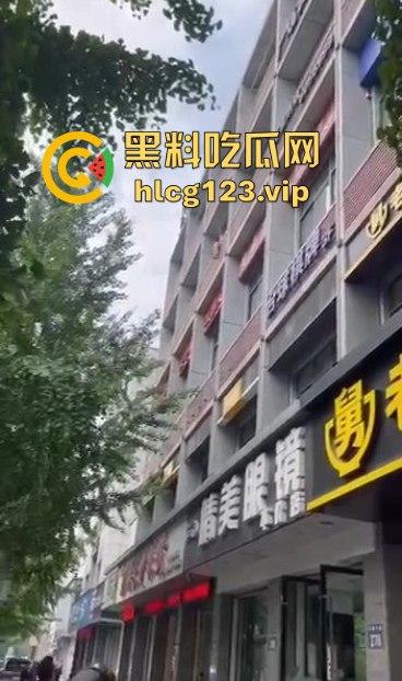 眉山光身跳楼事件!妹子从五楼光溜溜跳下,阿姨们吓得直喊,背后真相到底是什么?-6