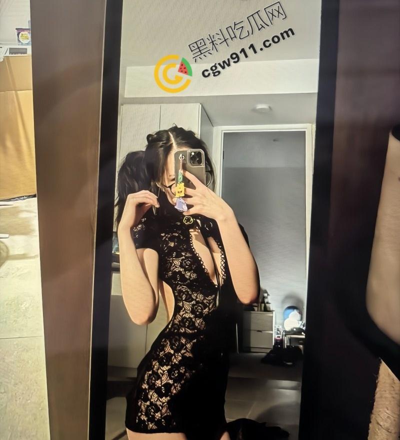 上海风骚名媛刘伊娜化身极致尤物,遭神秘金主疯狂宠爱!深夜酒店火辣春光,令人心驰神往-6