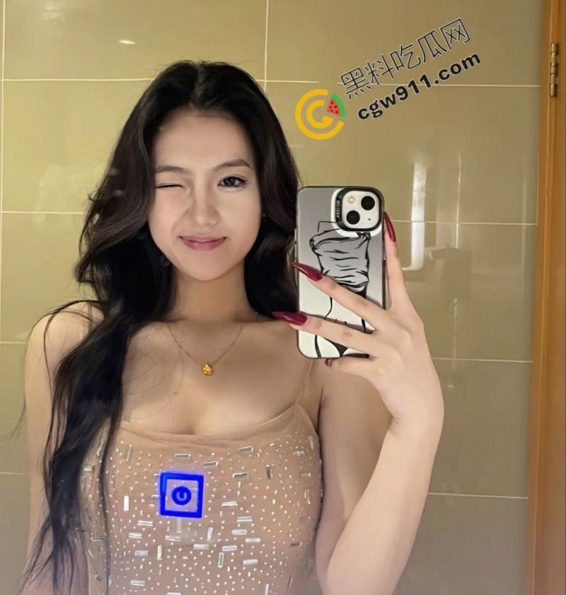 上海风骚名媛刘伊娜化身极致尤物,遭神秘金主疯狂宠爱!深夜酒店火辣春光,令人心驰神往-7