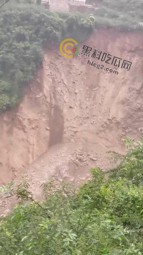 四川雅安汉源县暴雨肆虐:30余人失联,灾后现场触目惊心-2