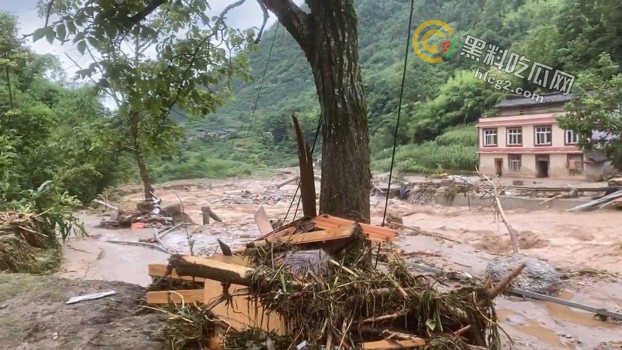 四川雅安汉源县暴雨肆虐:30余人失联,灾后现场触目惊心-7