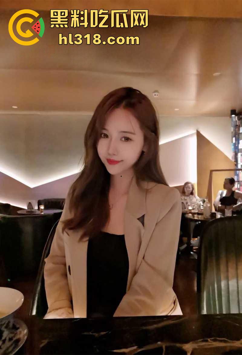 顺德农行职员【陈雪莹】清纯御姐独爱3P群交,被两男前后夹击顶操,叫声酥麻诱人,乱交视频流出 !-3