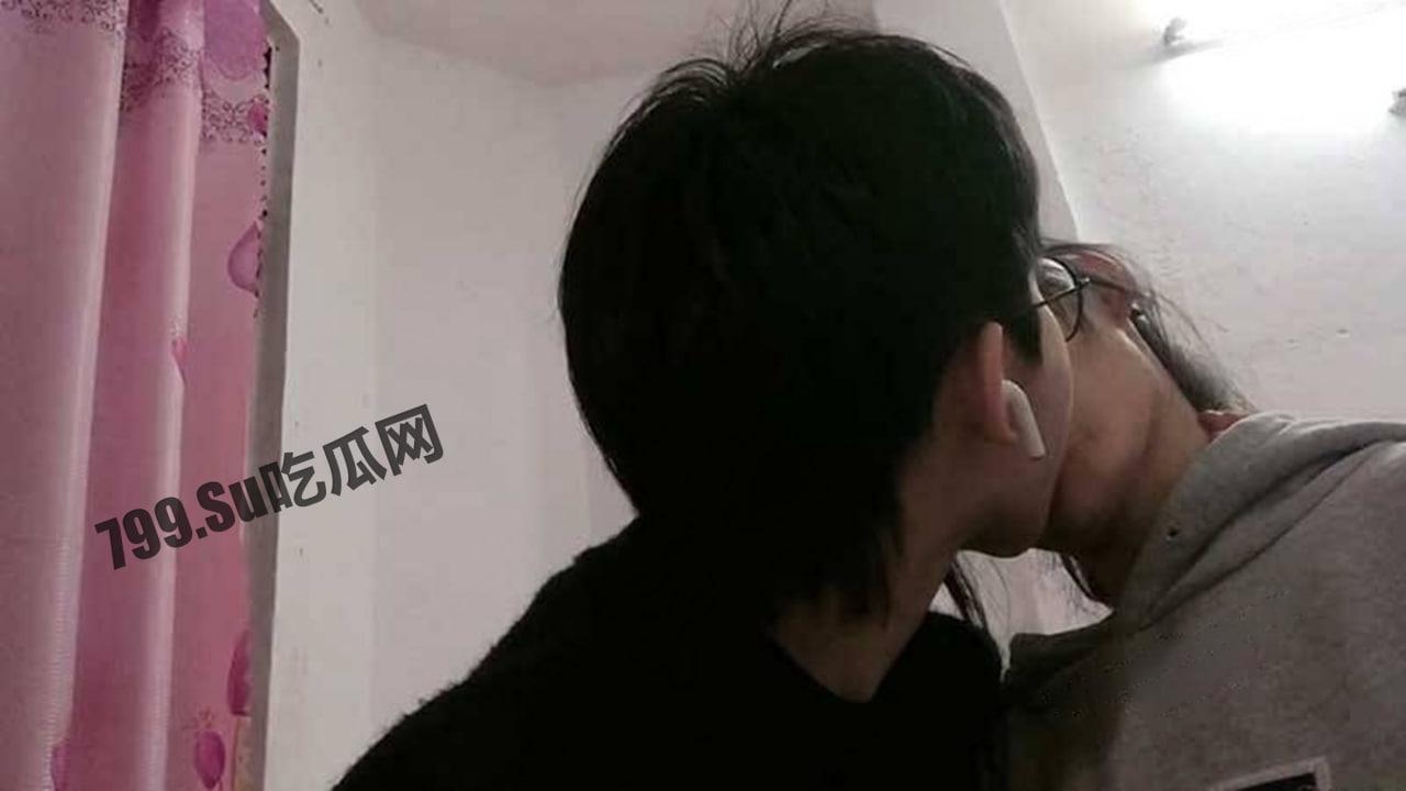 百合预警 大一学妹 S 和『男朋友』T 的恋爱日常 舌吻 做爱 各种姿势 性爱视频流出-4