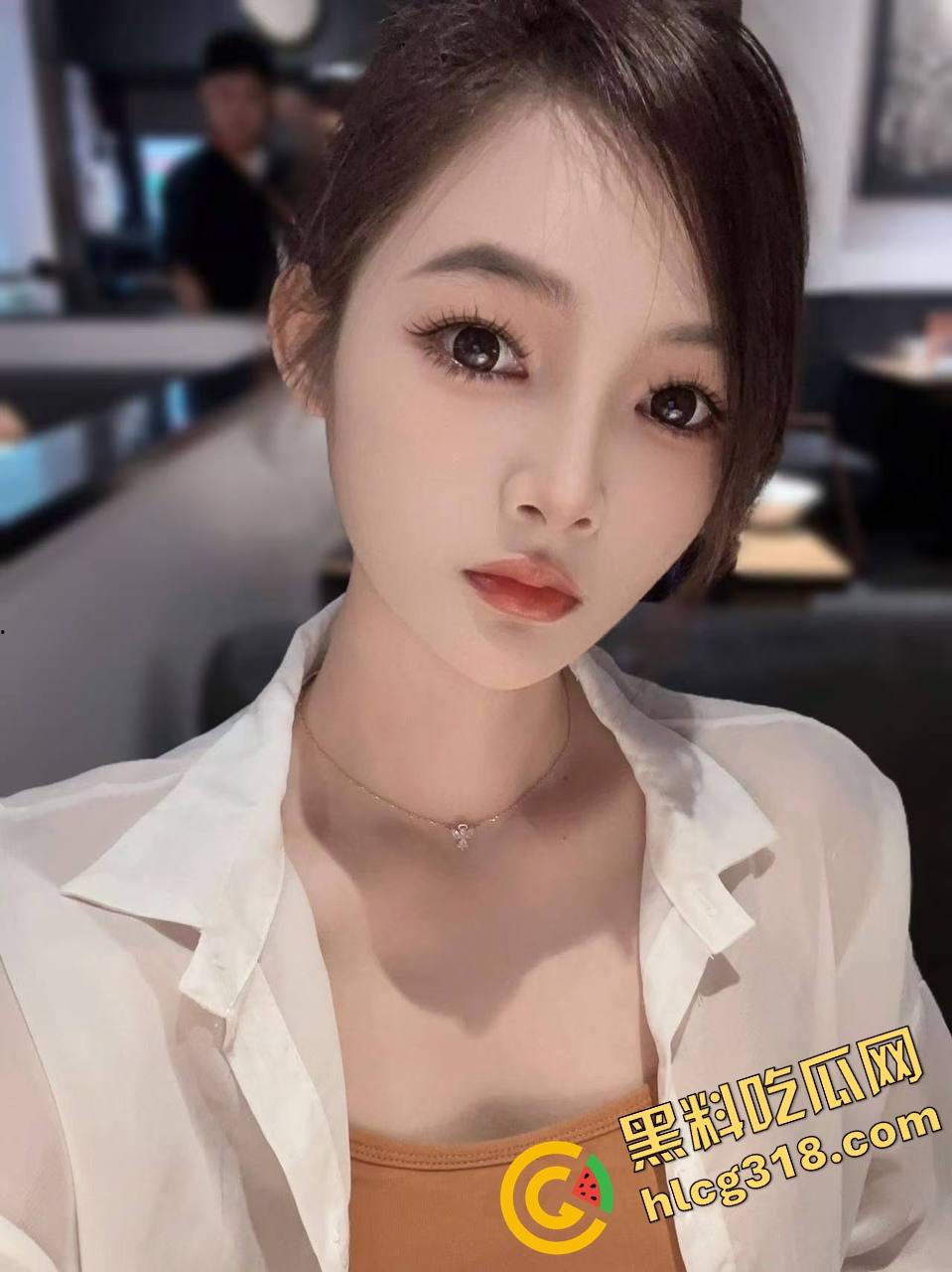 舔狗舔到最后一场空,舔了三年女神,结果还不是成了有钱人胯下的专属母狗,只配给金主吃鸡!-5