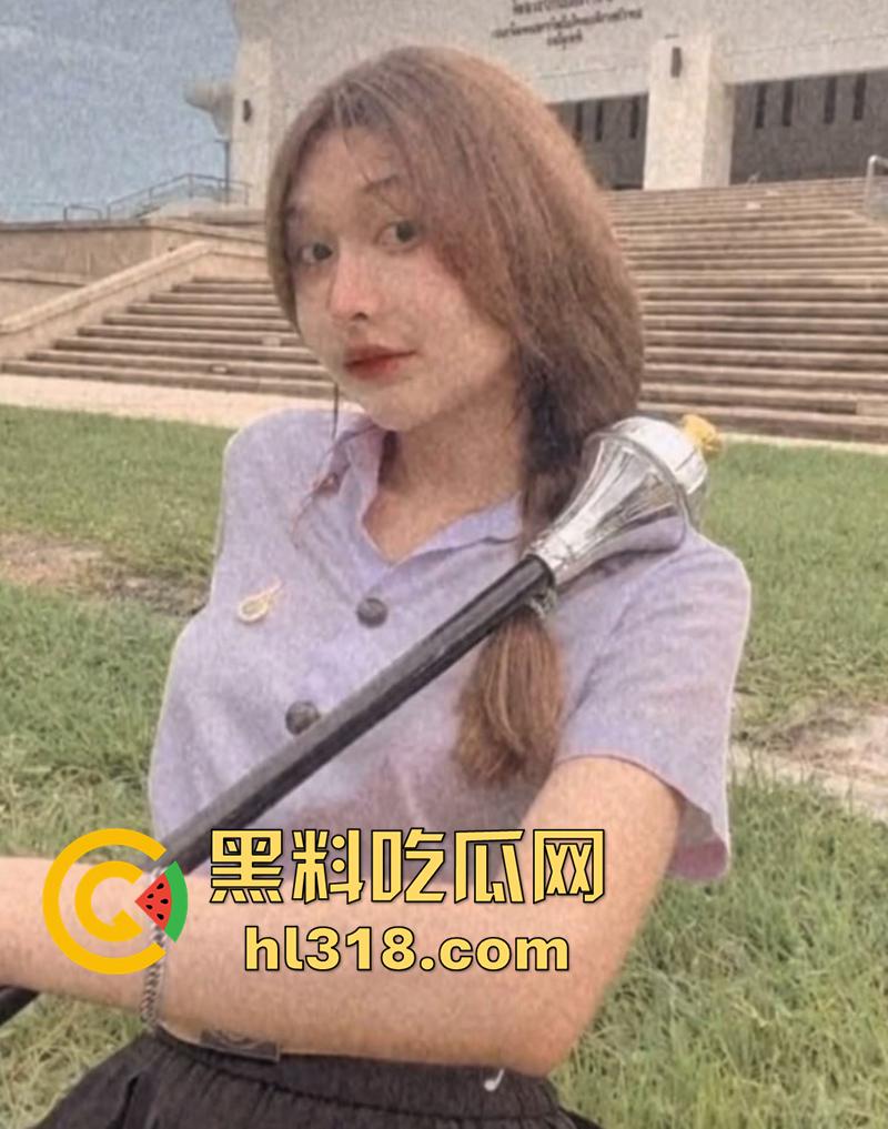 泰国拉拉队女神【Kae】，还在上高中的极品尤物，身材一流大奶翘臀，三点粉嫩性感诱人自慰视频流出！-5