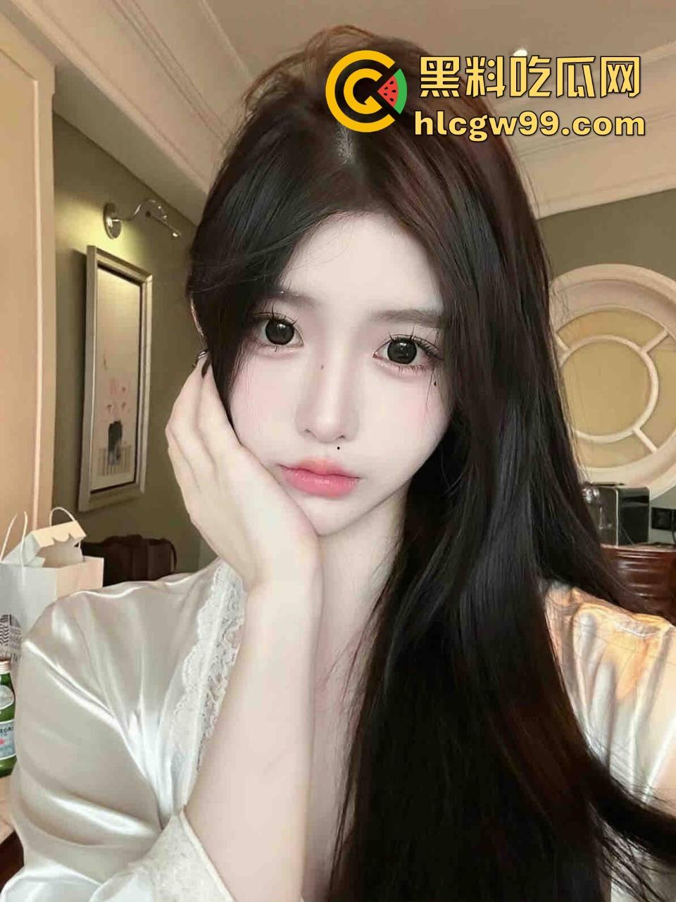 上海宏瑞基商场奈雪门口上演野战教学,小情侣裤子脱一点直接坐上去猛摇,摇摆姿势辣眼睛,刺激拉满!-5