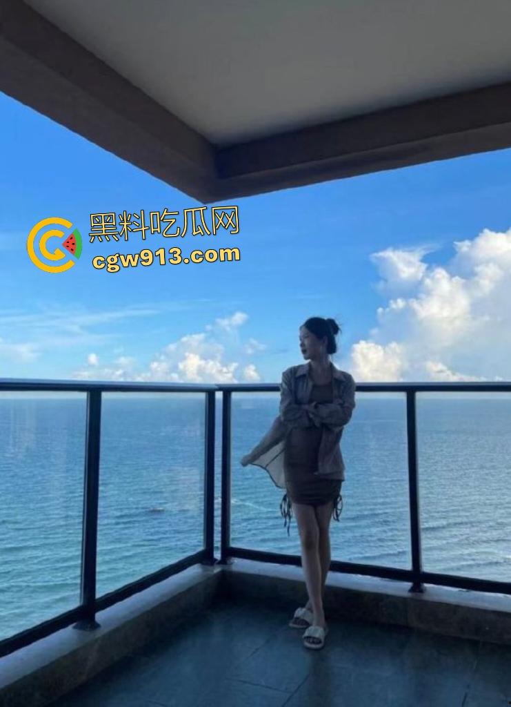 天津母狗【张玲玲】被金主调教,为了捞金不惜送出肉体给人猛干输出,户外露出照引诱金主急忙来送钱!-2