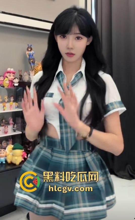 抖音60w粉丝网红『牛b』小三上位大翻车!八块腹肌男友性爱视频流出,恋爱脑遭遇渣男终成笑柄!-23