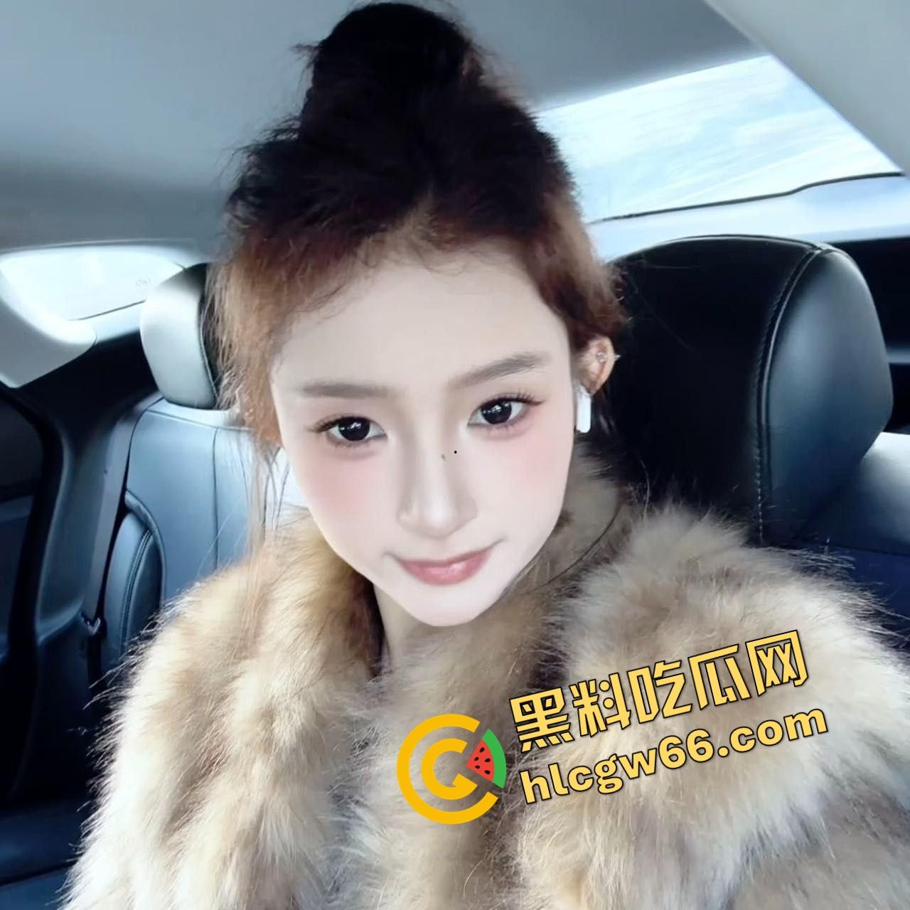 上海大学【刘蕾】穿女仆装被男友和兄弟轮番操翻,粉嫩肉穴夹得贼紧,叫声骚到想冲进去一起上!-3