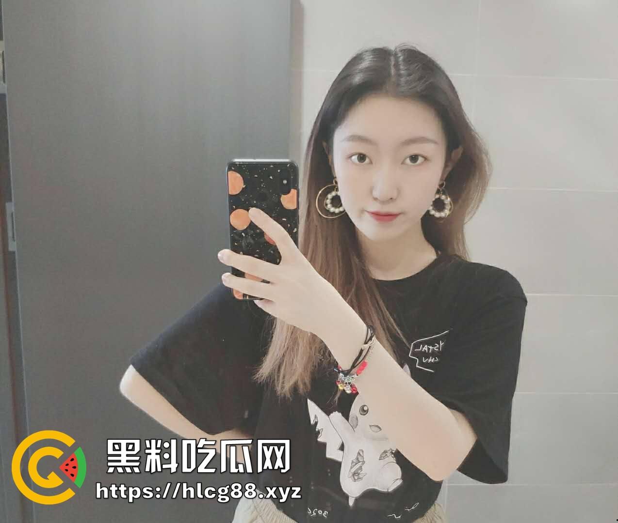 上海白领【毕姐】24岁被金主爸爸包养,吃鸡伺候得爽翻天,这骚母狗真是下贱到骨子里!-5