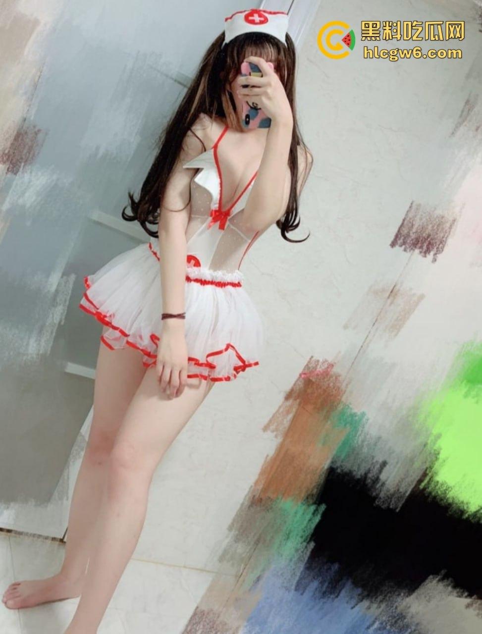 成都极品长腿娇妻被开发M属性 美腿娇妻解锁3P群战交换大戏 肛塞玩毒龙双重开发 轮流内射被干到瘫软!-15