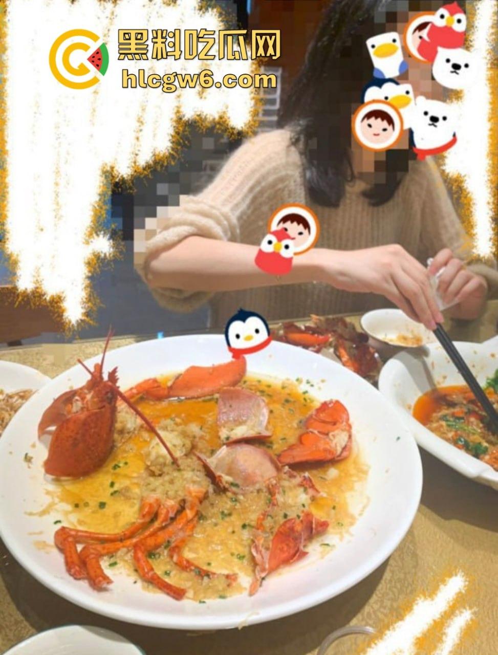 成都极品长腿娇妻被开发M属性 美腿娇妻解锁3P群战交换大戏 肛塞玩毒龙双重开发 轮流内射被干到瘫软!-17