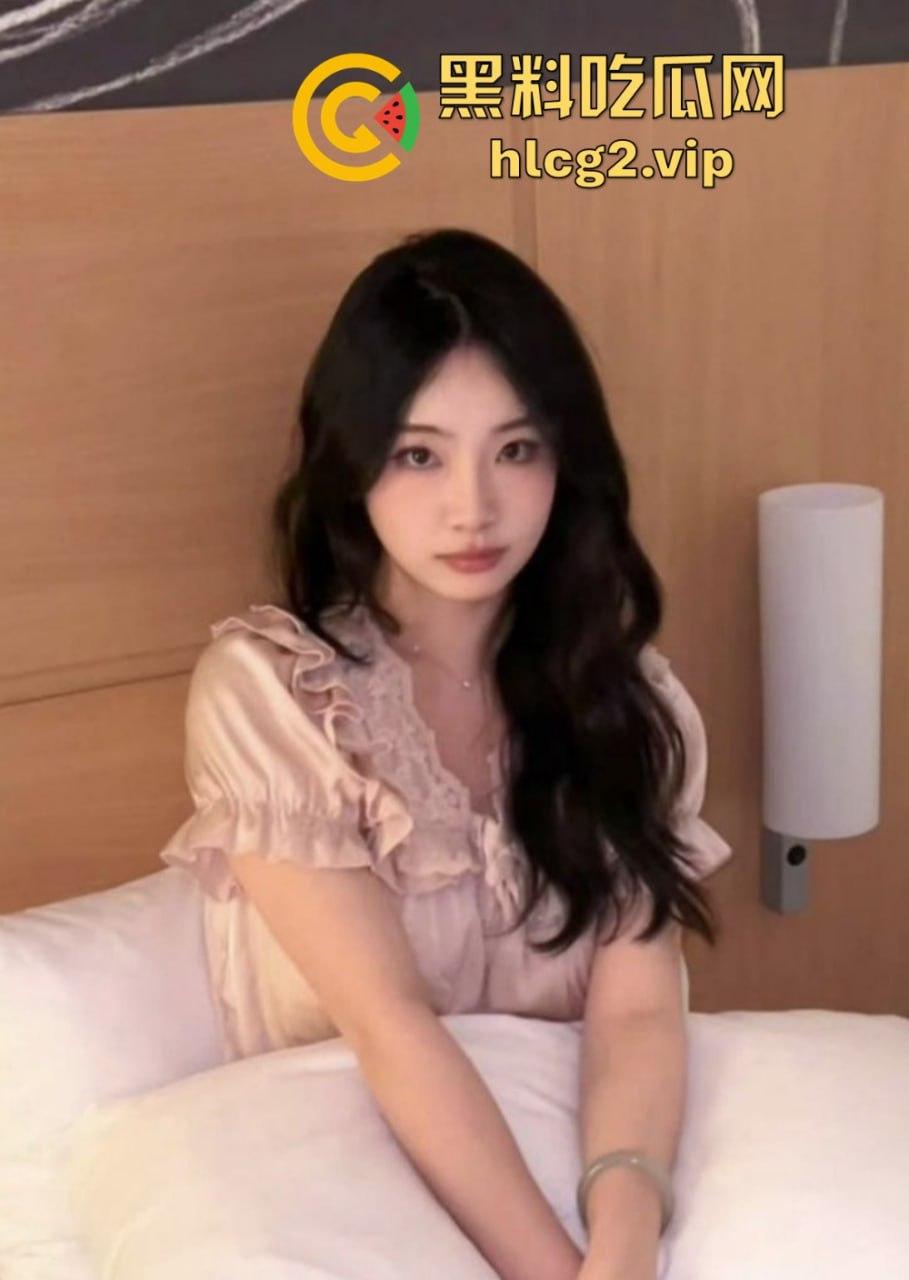 留学生钟婉芸迷人翘臀被暴操!跪舔棒子肉棒求口交,极品身材每一处都是致命诱惑!-2