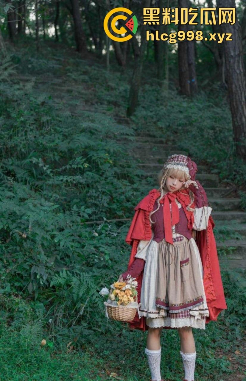 福利姬【咬一口兔娘ovo】户外小红帽捆绑写真,尺度大到离谱!大灰狼来了先吃上面还是下面?-3