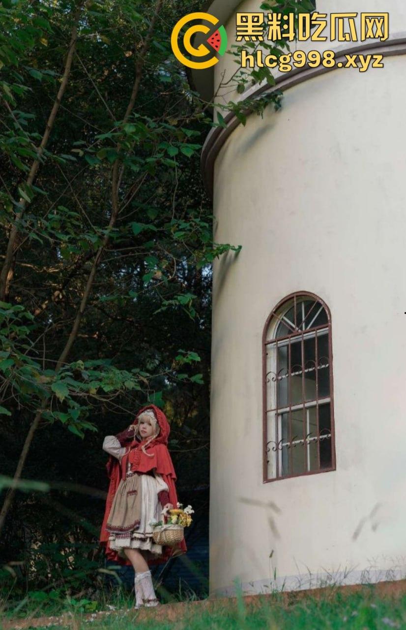 福利姬【咬一口兔娘ovo】户外小红帽捆绑写真,尺度大到离谱!大灰狼来了先吃上面还是下面?-7