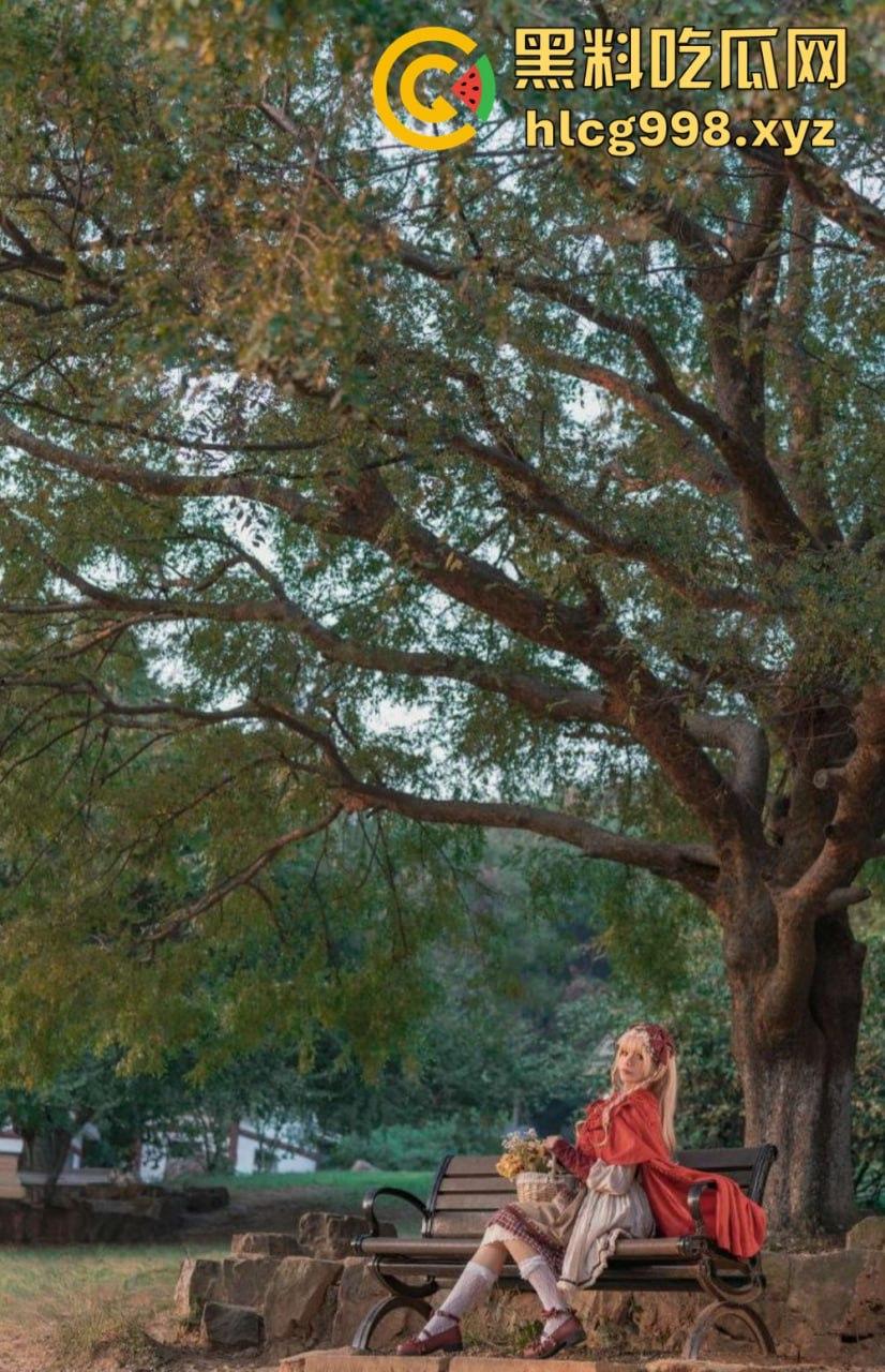 福利姬【咬一口兔娘ovo】户外小红帽捆绑写真,尺度大到离谱!大灰狼来了先吃上面还是下面?-16