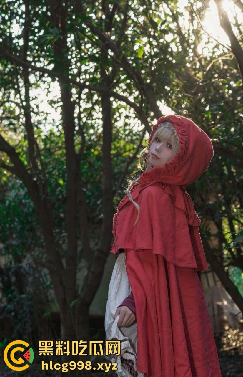 福利姬【咬一口兔娘ovo】户外小红帽捆绑写真,尺度大到离谱!大灰狼来了先吃上面还是下面?-26