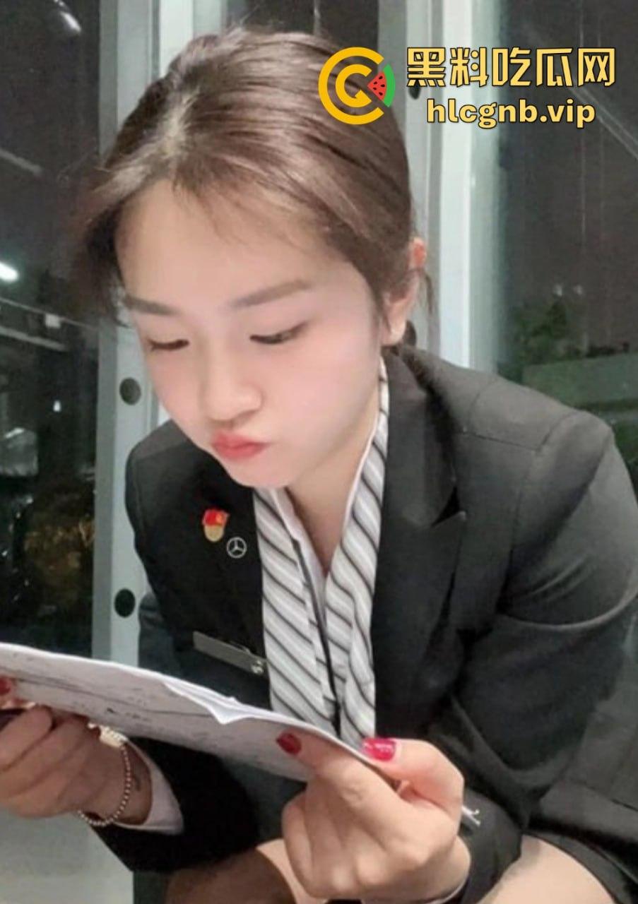 奔驰女销售蒋兮薇为业绩献身!黑丝制服酒店激战,深喉口交让客户爽翻天!-1