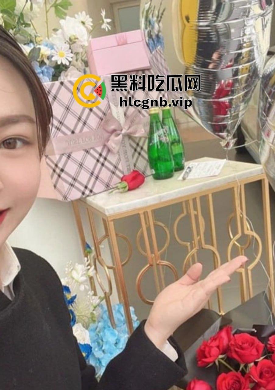 奔驰女销售蒋兮薇为业绩献身!黑丝制服酒店激战,深喉口交让客户爽翻天!-5