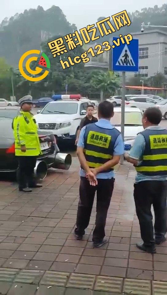 广东抖音网红改装车离谱!排气孔大到能塞下一个人,玩得也太过分了吧!-8