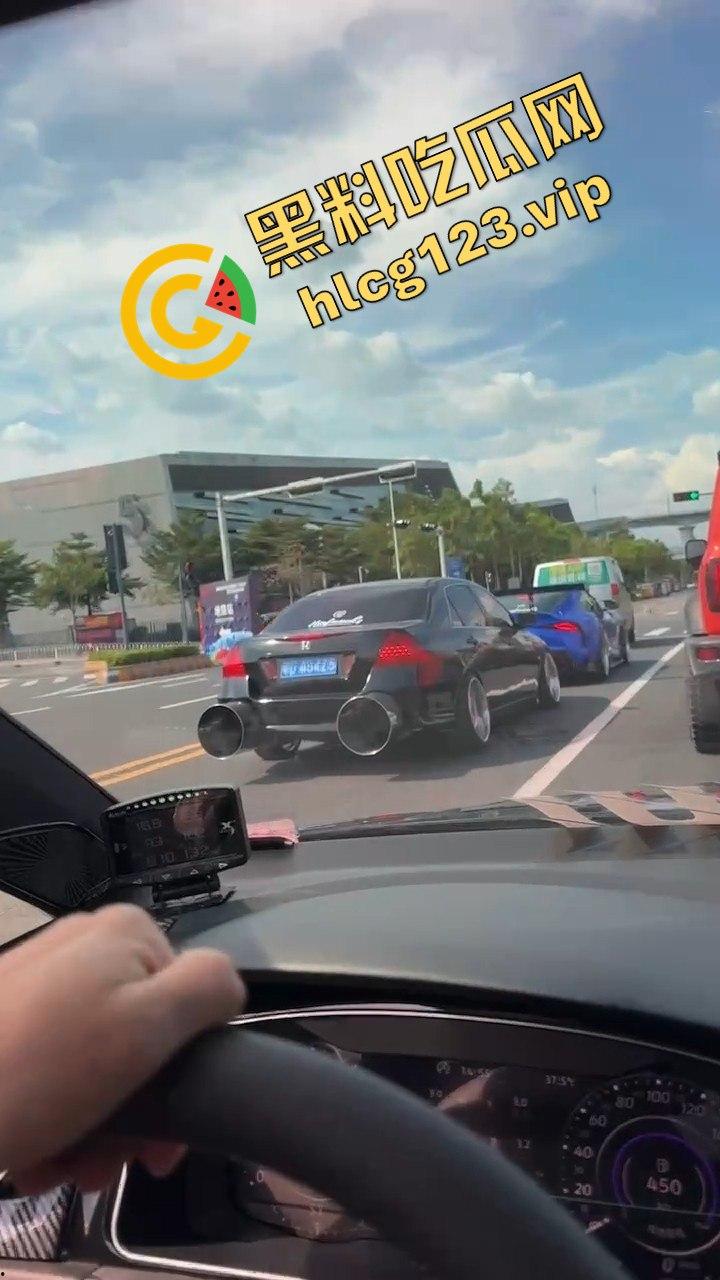 广东抖音网红改装车离谱!排气孔大到能塞下一个人,玩得也太过分了吧!-9