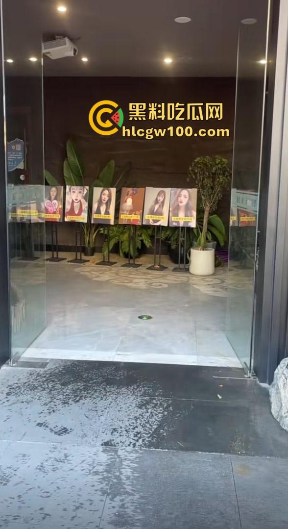 抖音鑫麟阁新娘技师『莉莉安』跪舔视频流出,白月光成屌下玩物,深情吃鸡巴被拍,全网独家曝光!-5