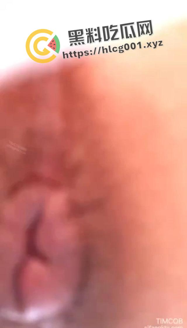 最强漫展偷拍!摄像头都快塞进逼里了 肛门一看就被开发过 你们洛丽塔都玩的这么花嘛-7