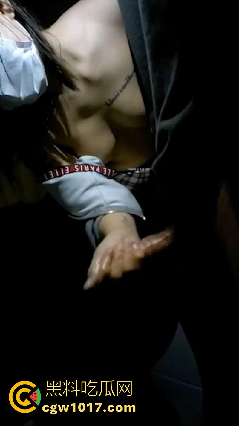 有事秘书干没事干秘书,大型公司偷情现场,性感秘书袒胸露乳,在厕所帮老板口交打飞机 ,结果被偷录视频还曝光!-7